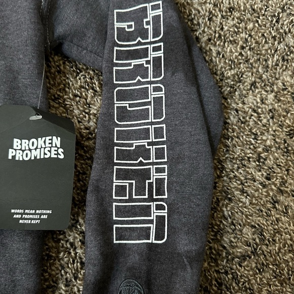 NWT - Rare - Broken Promises - You're not the same offline - hoodie - Picture 3 of 11